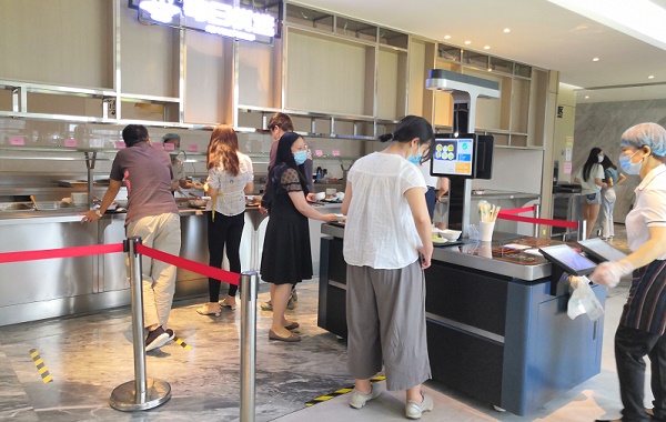 智慧食堂刷臉結算臺：人臉識別支付更加方便！